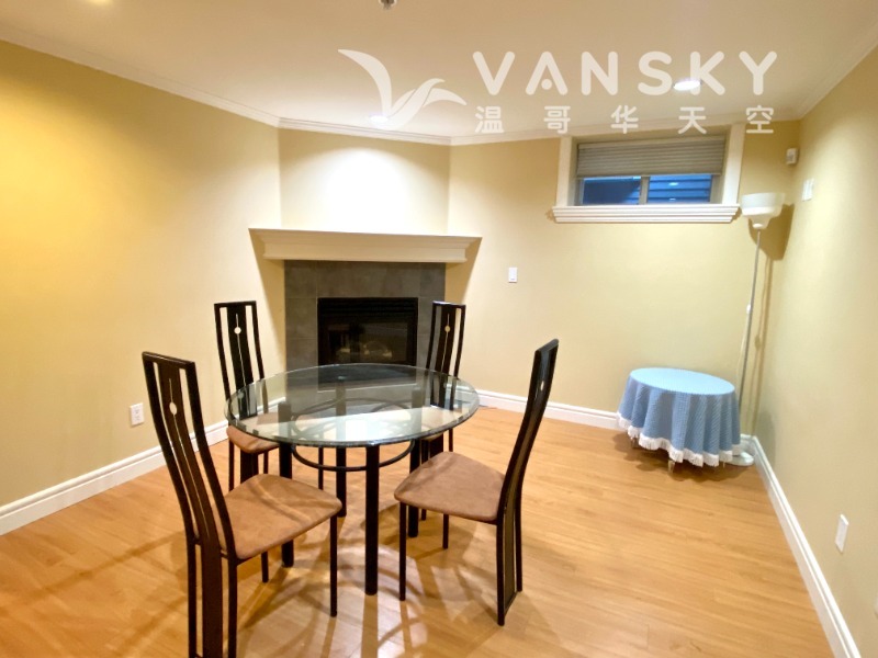 230202155238_2 Dinning Living.JPG